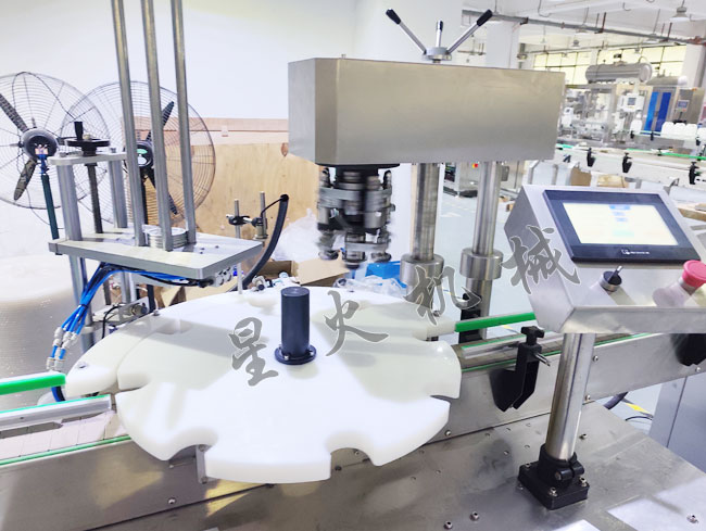 江苏易拉罐旋盖封口机细节展示